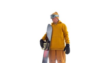Snowboardçu beyazda izole edildi