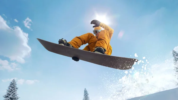 活動中のスノーボーダー 極端な冬のスポーツ — ストック写真
