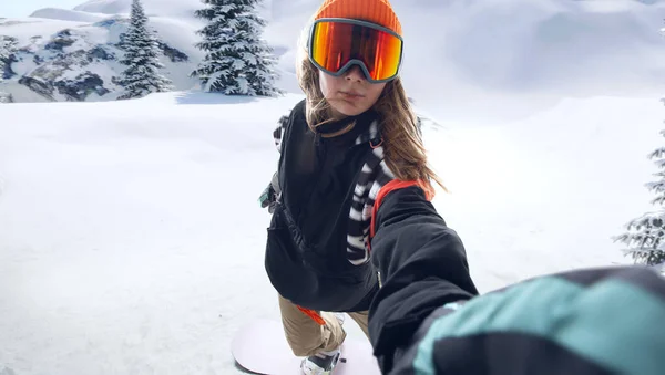 Snowboarder Flicka Aktion Extrema Vintersporter — Stockfoto