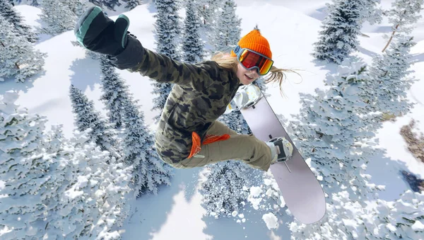 Snowboardos Lány Akcióban Extrém Téli Sportok — Stock Fotó