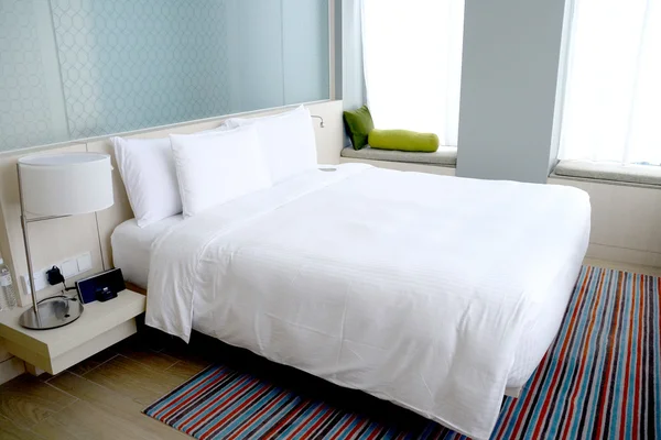Condominio o appartamento o camera da letto dell'hotel Foto Stock Royalty Free