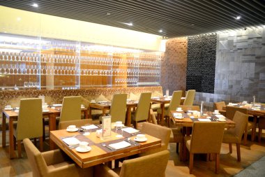 Restoran yemek masası