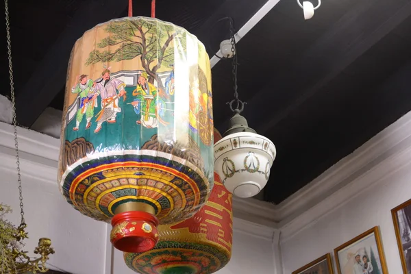 Målade kinesiska lantern — Stockfoto