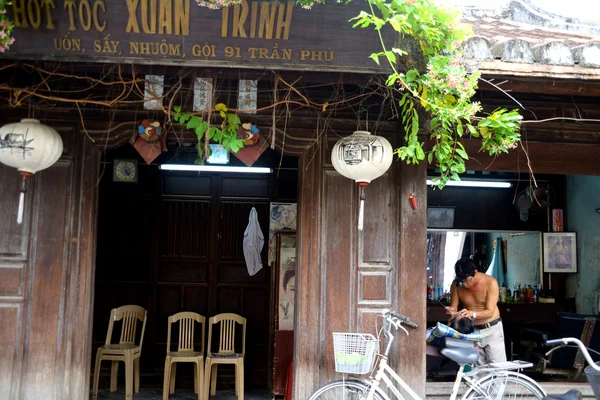 Traditioneller Friseurladen in hoi an vietnam — Stockfoto