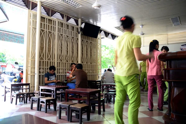 Tipico negozio di caffè vietnamita a Danang, Vietnam — Foto Stock