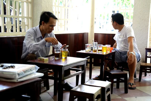 在越南岘港的典型越南咖啡店 — 图库照片