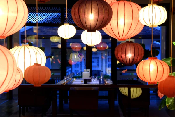 Lanternas chinesas no restaurante — Fotografia de Stock