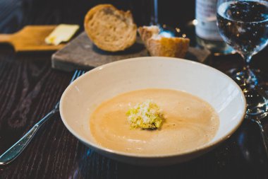 Kestane ve zencefil çorbası, kavrulmuş kestane