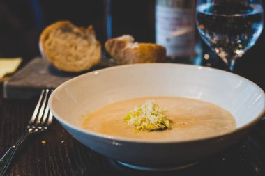 Kestane ve zencefil çorbası, kavrulmuş kestane