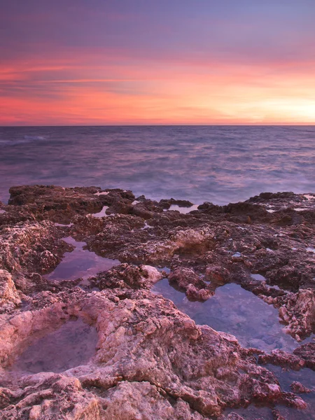 Pietre al mare al tramonto — Foto Stock