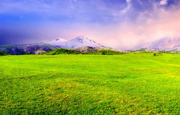 Bright landscape in high mountain. — Stock Photo, Image