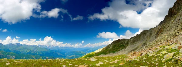 Mountain hills in the summer time. — Stock Photo, Image