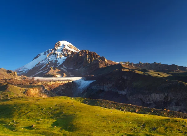 Alta montagna e rocce . — Foto Stock