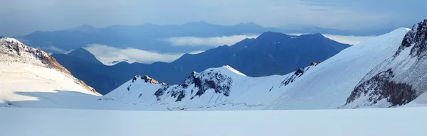Зимние горы  . — стоковое фото