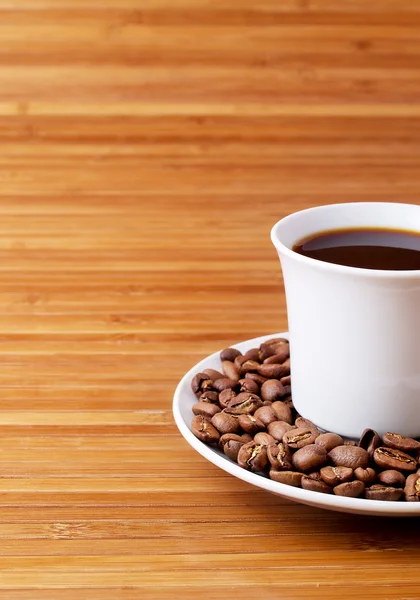 Coffee grain and coffee. — Stock Photo, Image