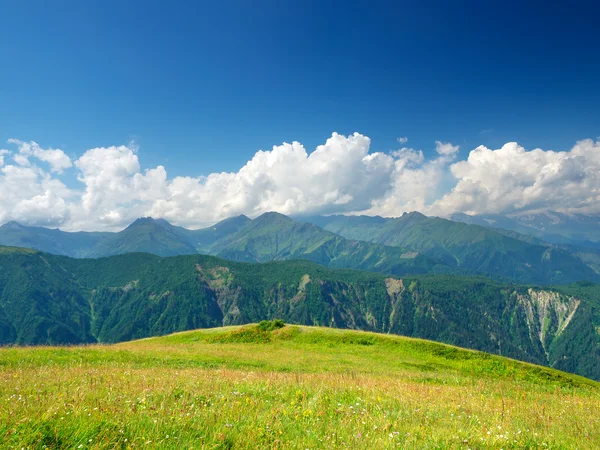 Colina y montaña — Foto de Stock