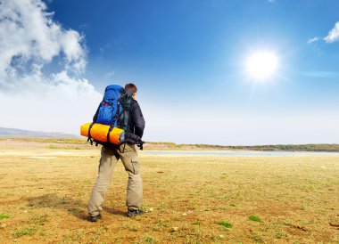 düz üzerinde turist.