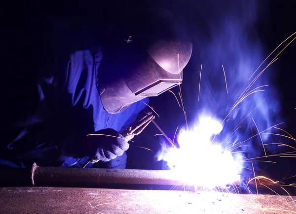 Welding and bright sparks — Stock Photo, Image