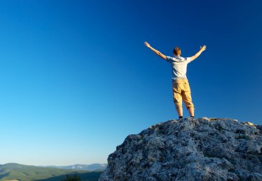 Dağın zirvesine kazananı