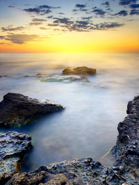 Lugna havet under solnedgången. — Stockfoto