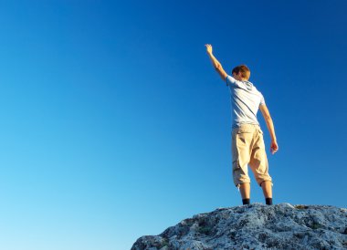 gökyüzü arka planda Man