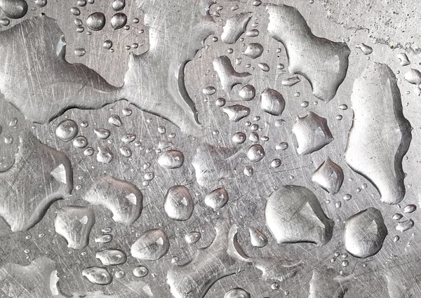 Gota de água em metal — Fotografia de Stock