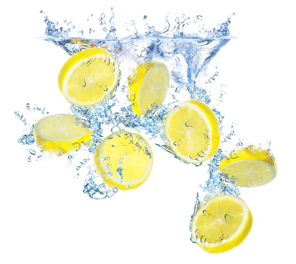 Zitronen und Wasserspritzer — Stockfoto