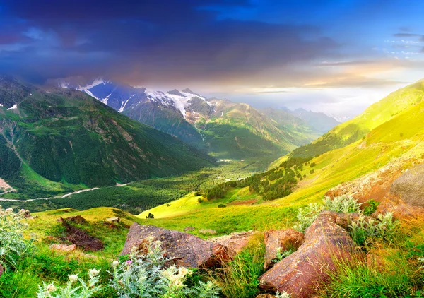 Mountain valley — Stock Photo, Image