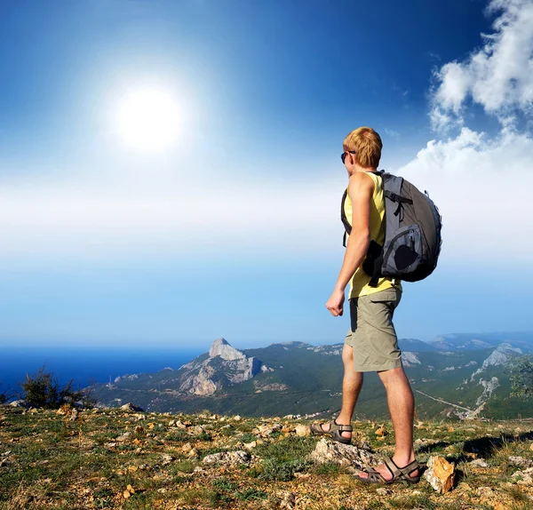 Man in mountain — Stock Photo, Image