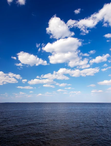 Gökyüzü ve okyanus — Stok fotoğraf