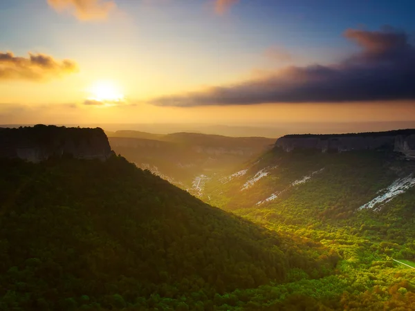 Mountain valley — Stock Photo, Image