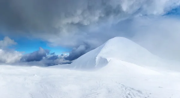 Snowy top — Stock Photo, Image