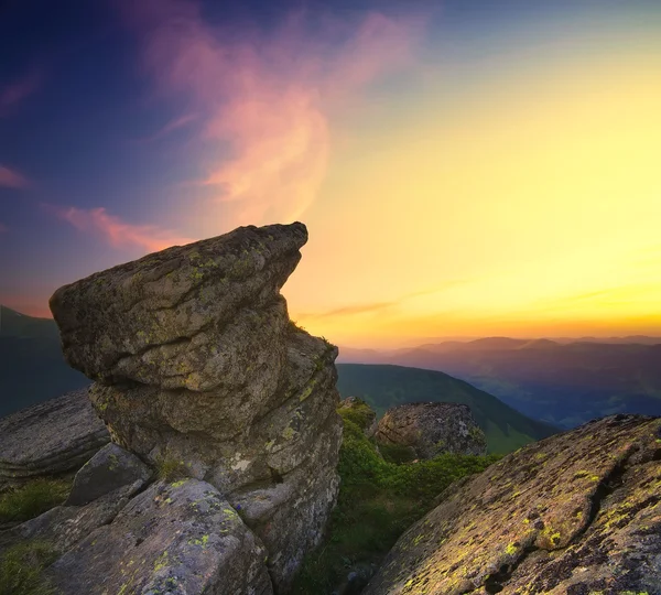 Stenar under solnedgången — Stockfoto