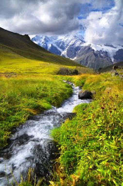 River mountain alanında