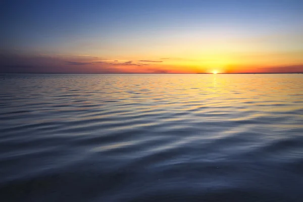 Gün batımında deniz manzarası — Stok fotoğraf