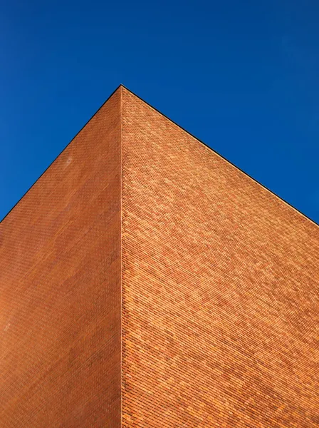 Eine Mauer Aus Ziegeln Vor Blauem Himmel Abstrakte Formen Von — Stockfoto