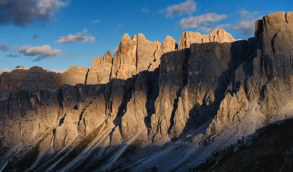Blick Auf Die Berggipfel Bei Sonnenuntergang Die Dolomiten Italien Naturlandschaft — Stockfoto