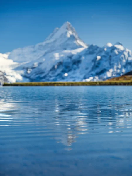 Bachalpsee Grindelwald Ελβετία Ψηλά Βουνά Και Αντανάκλαση Στην Επιφάνεια Της — Φωτογραφία Αρχείου