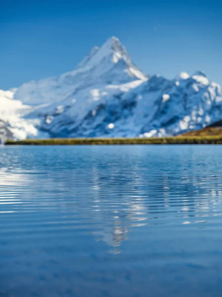 Bachalpsee Grindelwald Schweiz Hohe Berge Und Spiegelung Auf Der Oberfläche — Stockfoto