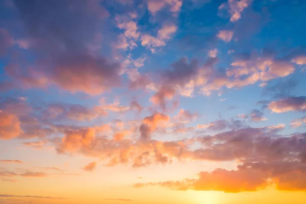 Céu Com Nuvens Durante Pôr Sol Nuvens Céu Azul Uma — Fotografia de Stock