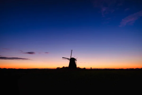 Moinhos Vento Nos Países Baixos Edifícios Históricos Agricultura Paisagem Verão — Fotografia de Stock