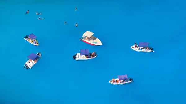 Sebuah Perahu Laguna Pemandangan Teluk Laut Dan Perahu Tunggal Dari — Stok Foto