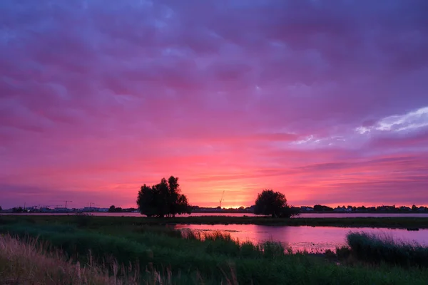 Cielo Con Nubes Atardecer Nubes Cielo Azul Una Fotografía Alta — Foto de Stock