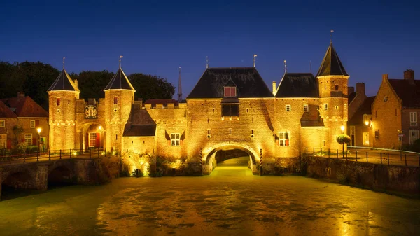 Amersfoort Países Baixos Castelo Antigo Fosso Água Arquitetura Histórica Noite — Fotografia de Stock