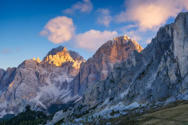 Dolomiten Italien Blick Auf Die Berge Und Hohen Klippen Bei — Stockfoto