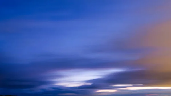 Langit Dengan Awan Saat Matahari Terbenam Awan Dan Langit Biru — Stok Foto