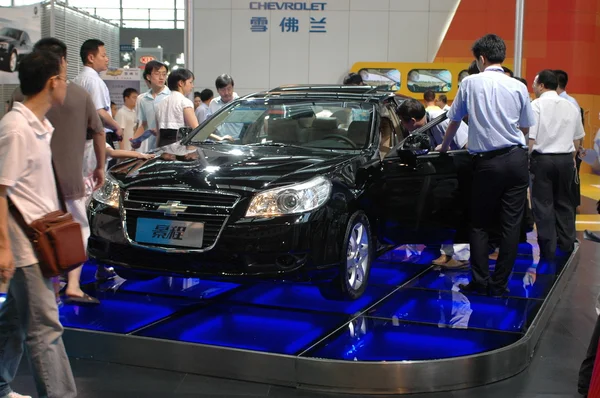 Visitors during car show - Shenzhen Moto — Stock Photo, Image