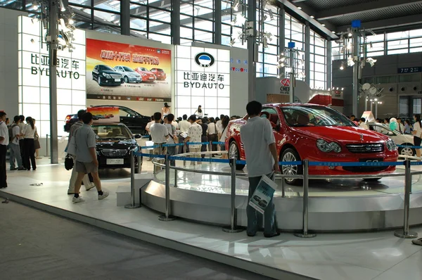 Visitors during car show - Shenzhen Moto — Stock Photo, Image