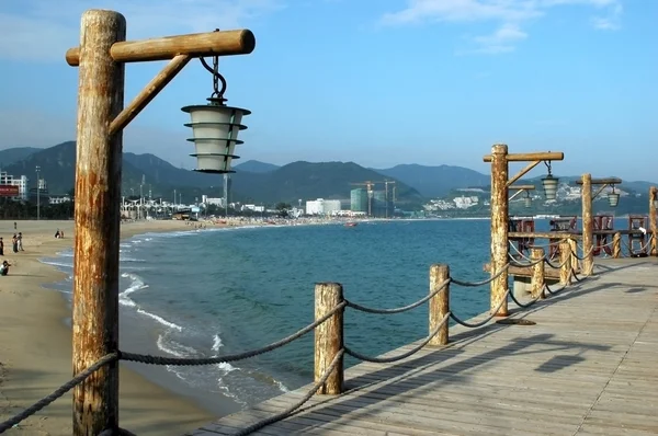海辺で木製の桟橋 — ストック写真