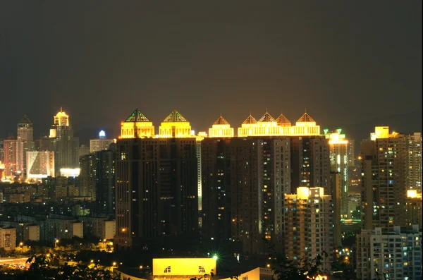 Zone résidentielle chinoise la nuit — Photo